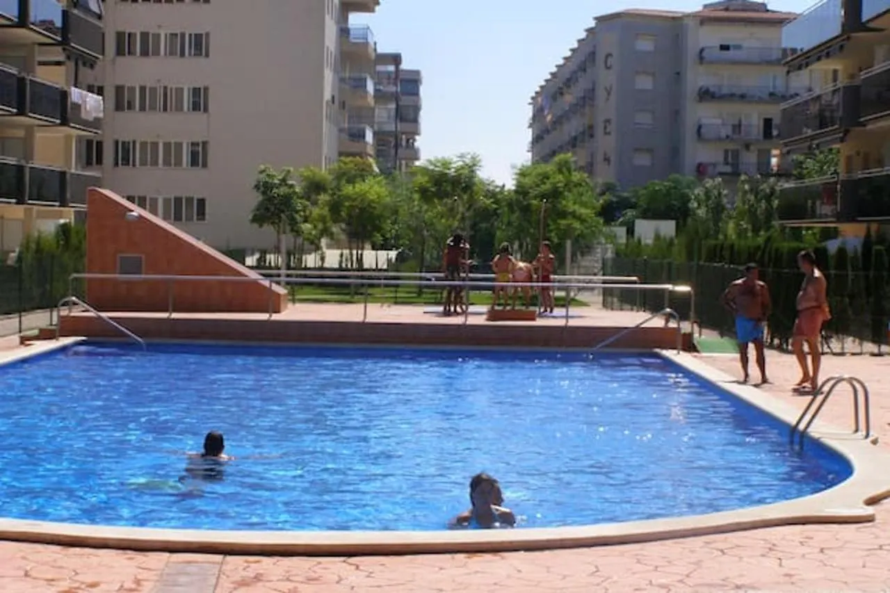 Cosy Apartment Near Platja De La Pineda With Shared Pool