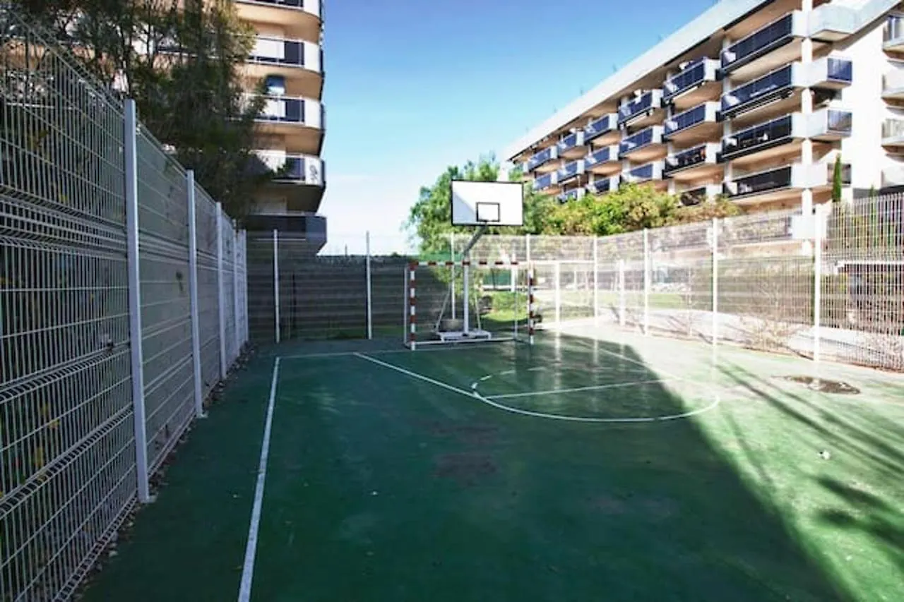 Cosy Apartment Near Platja De La Pineda With Shared Pool