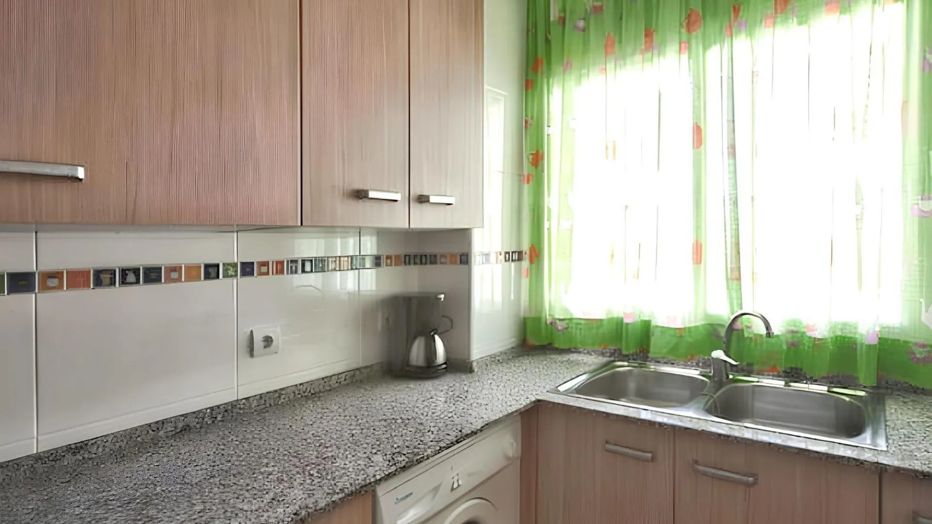 Cosy Apartment Near Platja De La Pineda With Shared Pool