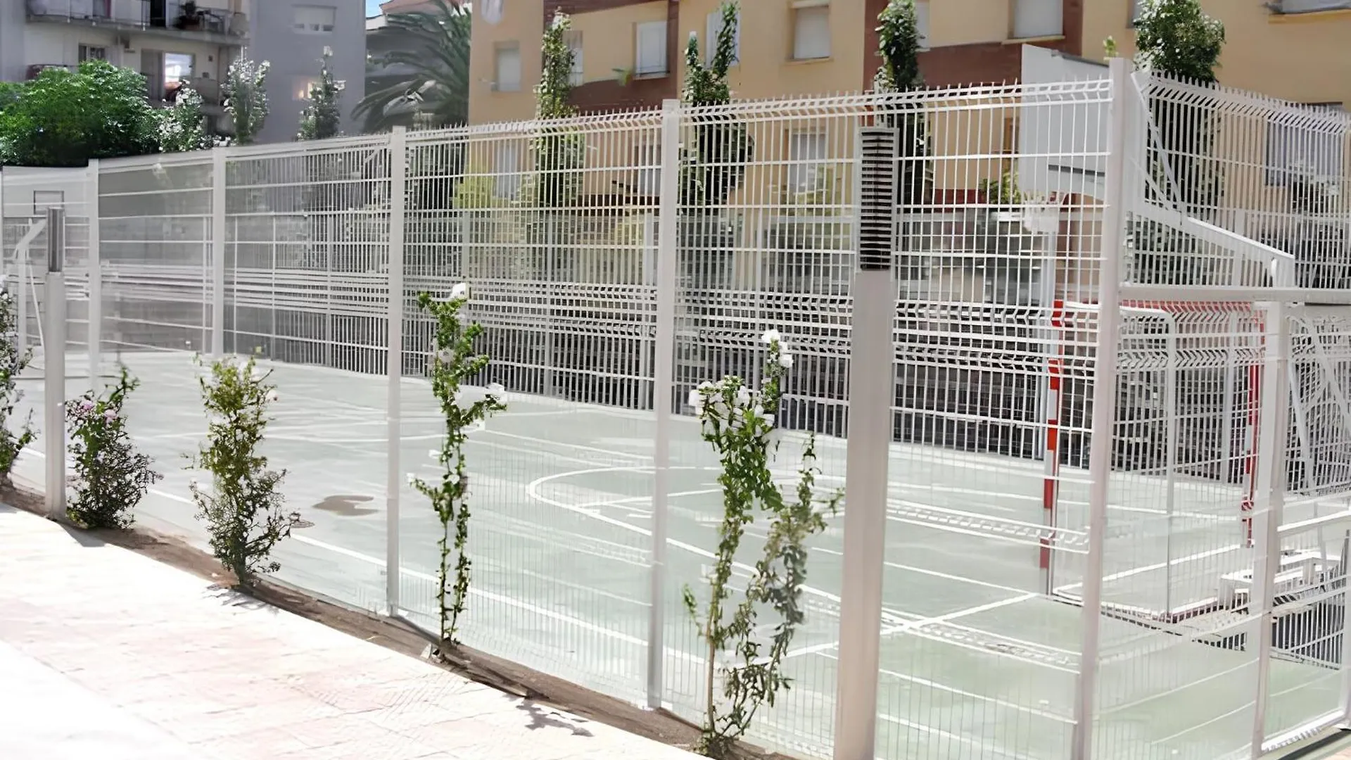 Cosy Apartment Near Platja De La Pineda With Shared Pool